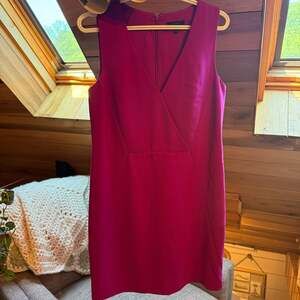 Pre-Loved J.Crew Sleeveless V-Neck Sheath Dress - Size 4